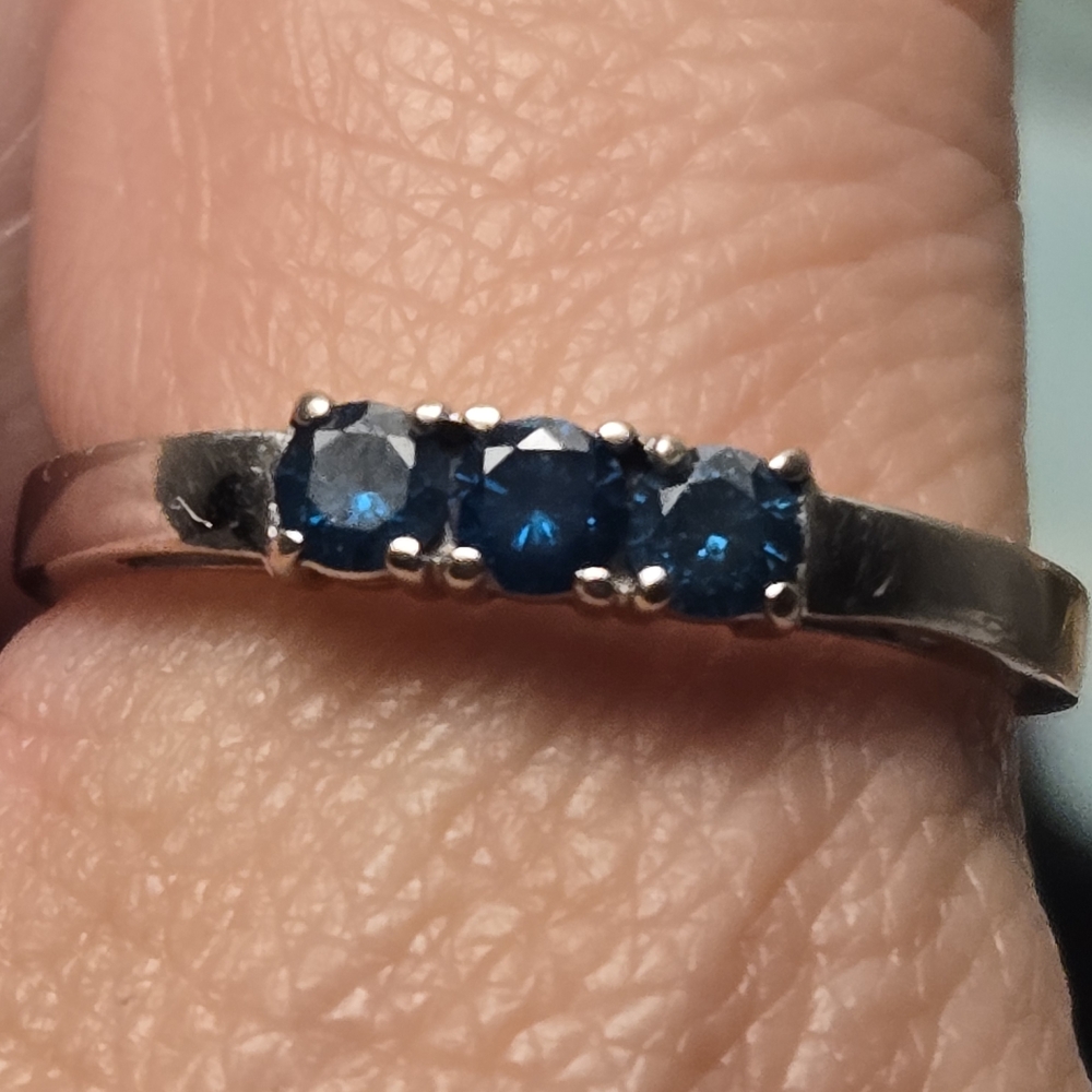 , 10k Diamond Ring - Picture 6 of 8